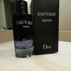 SAUVAGE Dior beutiful perfium