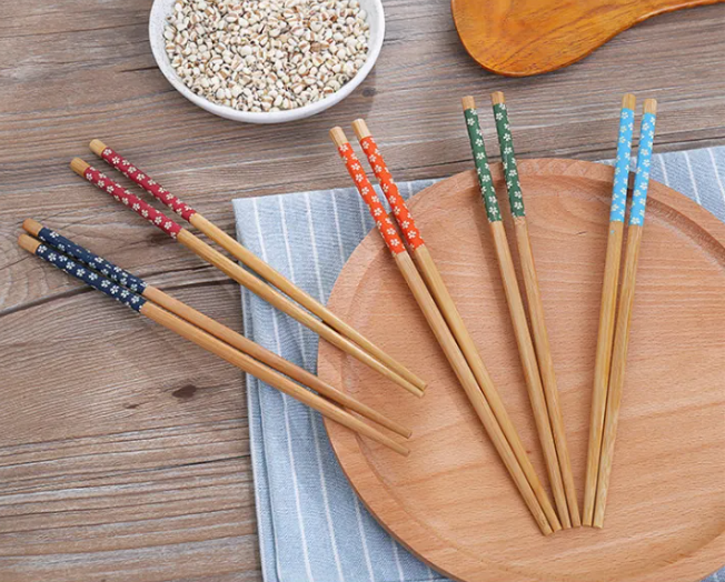 Chopsticks Random Flower Design Bamboo 2 Sticks 1 Pair Handmade Japanese Natural Chestnut Wood Sushi Chopsticks Set